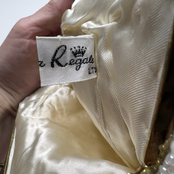 La Regale Gold Kiss-Lock Evening Bag Vtg White Beaded Clam Shell Clutch 80s Glam - Picture 4 of 9